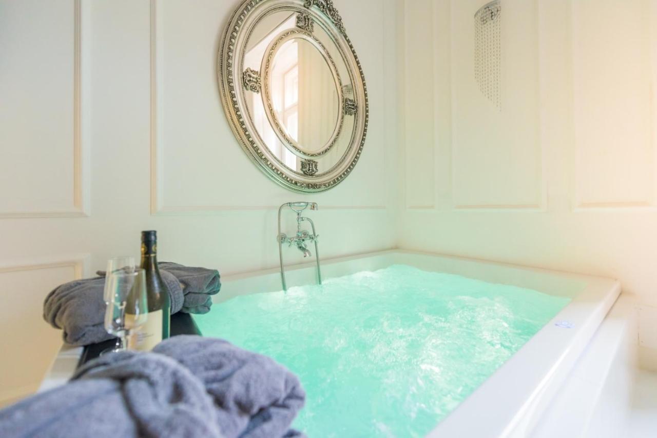 Jacuzzi Sinagoga View Leilighet Budapest Eksteriør bilde
