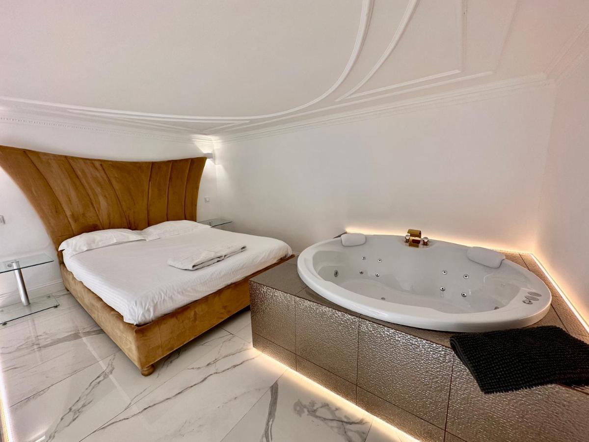 Jacuzzi Sinagoga View Leilighet Budapest Eksteriør bilde